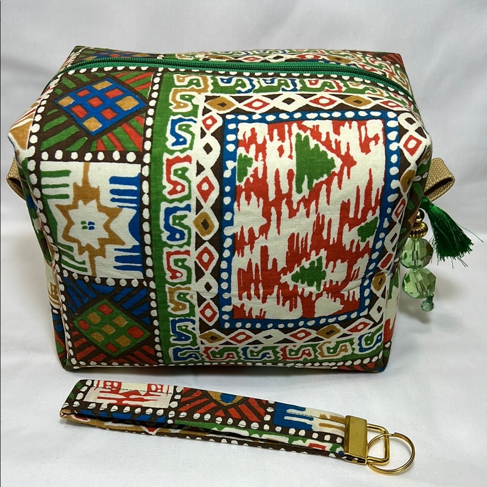 Handmade Cosmetic Boxy Bag with Zipper & Key Fob - Picture 1 of 8